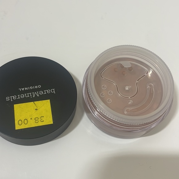 Bare Minerals Original foundation #24 - Picture 4 of 5